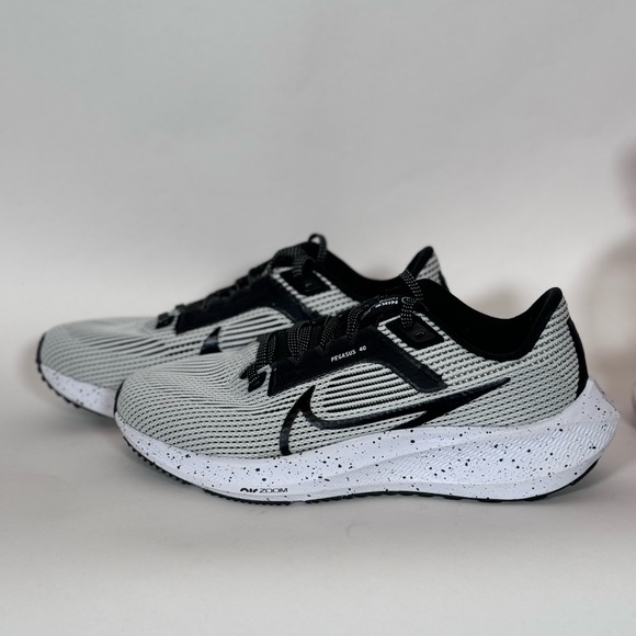 Nike Shoes - NWOT WOMEN'S NIKE ZOOM PEGASUS 40 RUNNING SHOES